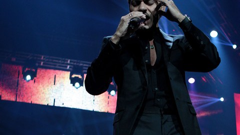 El cantante neoyorquino interpretará el himno de EEUU en la clausura de la convención.