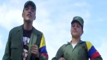 Video difundido  en el sitio de internet de las Fuerzas Armadas Revolucionarias de Colombia (FARC), en el que se ve a dos guerrilleros interpretando una canción.