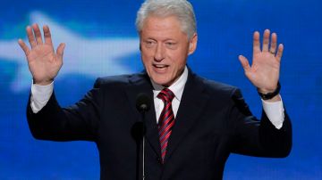 El ex presidente Bill Clinton durante su discurso de anoche ante la Convención Nacional Demócrata en Charlotte,  ante una audiencia sin precedentes.
