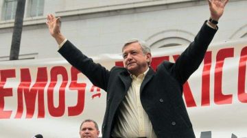 Muchos seguidores de López Obrador han criticado la actitud “colaboracionista” de la dirigencia del PRD con las autoridades que avalaron el triunfo de Peña.