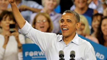 El presidente Barack Obama busca de nuevo su magia de campaña, en un acto saludando a sus partidarios, en Melbourne, Florida.