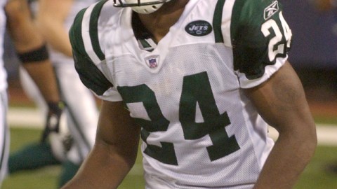 Darrelle Revis es considerado ampliamente como el mejor esquinero de la liga.