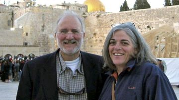 Foto de archivo del contratista Alan Gross junto a su esposa Judy.