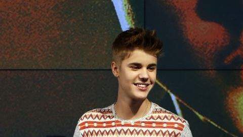 Justin habla en el libro de temas como la demanda por paternidad que presentó una fan en su contra.