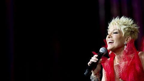 La cantante Yuri está emocionada con su nuevo proyecto artístico.
