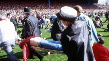 Foto de archivo que muestra la magnitud de la tragedia  en el estadio de Sheffield  el 15 de abril de 1989, donde murieron 96 personas.