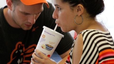 Se calcula que unos 6,000 neoyorquinos mueren cada año debido al sobrepeso y la obesidad.