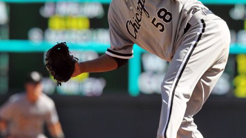 El abridor dominicano Francisco Liriano (58) guió a los Medias Blancas al triunfo ayer sobre los Mellizos, en Minneapolis.