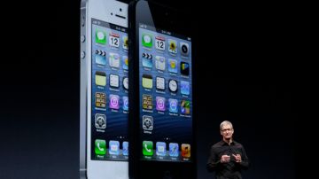 El principal ejecutivo de Apple, Tim Cook, durante un evento de presentación del nuevo iPhone 5 en San Francisco, el 12 de septiembre.