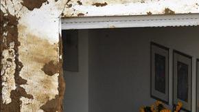 La explosión causó daños en los edificios cercanos y dos casas han quedado destrozadas.