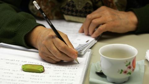 La literaterapia consiste en escribir lo que no nos atrevemos a decir para sanar las heridas emocionales.