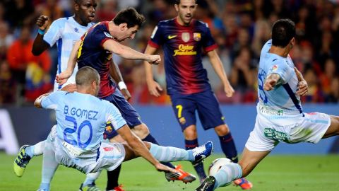 Messi provocó un autogol del Granada a favor del Barcelona en el 92.