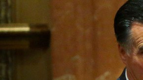 Romney, ayer, con donantes a su campaña en Marina Del Rey.