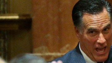 Romney, ayer, con donantes a su campaña en Marina Del Rey.