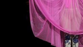 Lady Gaga comentó que la sociedad es fea por juzgar a la gente que no es talla cero.