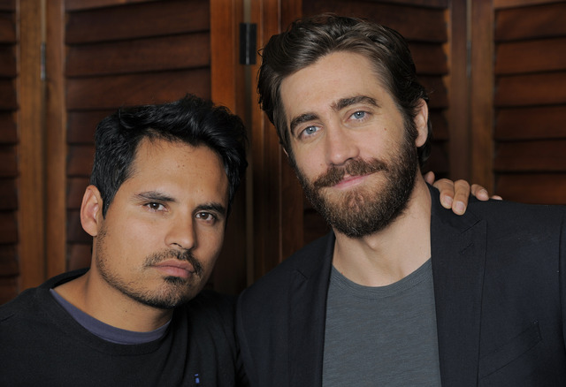 Jake Gyllenhaal y Michael Peña protagonizan 'End of Watch'.