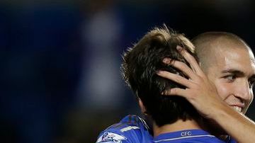 El juego también sirvió para que los aficionados del Chelsea le expresaran su apoyo al capitán John Terry.