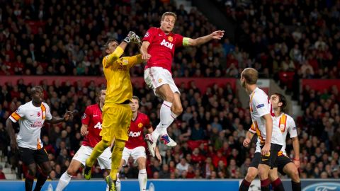 El central serbio Nemanja Vidic, durante el último partido del Manchester United en la Champions frente al Galatasaray.
