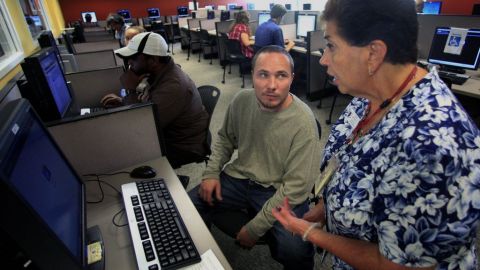 Los centros de ayuda a personas en desempleo son parte de los subsidios del Gobierno de EEUU.