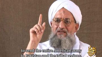 En la cinta, Al Zawahiri asegura que Bin Laden -a su juicio una persona “sensible” y con buen sentido del humor- tenía una salud delicada y se desmayaba durante los combates.