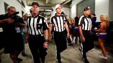 Los árbitros del sindicato estuvieron pitando desde el inicio el juego entre Baltimore y Cleveland.