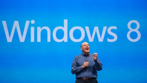 Steve Ballmer, director ejecutivo de Microsoft, explica detalles del sistema operativo Windows 8.