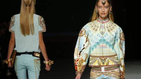 Un diseño de Manish Arora en la Semana de la Moda de París.