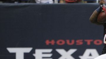 Danieal Manning y Kareem Jackson anotaron touchdowns tras interceptar pases para que los Texans de Houston.