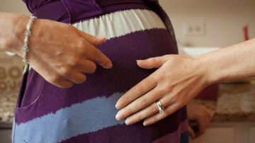Debido a la difícil situación económica de la Isla muchos deciden retrasar el embarazo, según dieron a conocer especialistas en salud sexual.