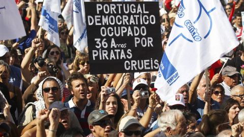 Los organizadores de la protesta en Lisboa, Portugal, dijeron que fue un éxito y calcularon en cientos de miles la cifra de manifestantes.