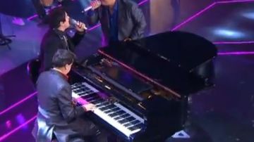Julio Preciado, Yahir y Cruz Martínez, este último en el piano, unieron sus talentos en el escenario para deleitar con un popurrí integrado por "Si no te hubieras ido", "Tu cárcel" y "Más que tu amigo".