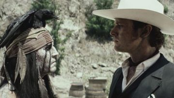 Nuevas imágenes de The Lone Ranger muestran a un Johnny Depp encarnado como Tonto.