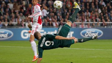 La espectacular tijera de Benzemá fue reflejo de la superioridad del Real Madrid en el partido contra el Ajax.