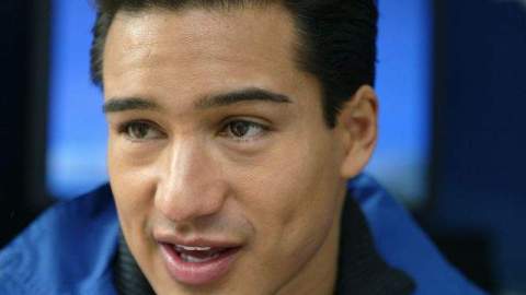 Mario Lopez ya cuenta con experiencia debido a que ha conducido el programa televisivo “Extra”.