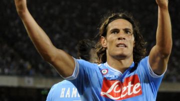 Los goles del artillero charrúa Edinson Cavani tienen soñando de nuevo a los aficionados del Napoli con un título de la liga italiana.