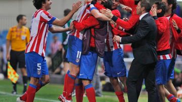 El Atlético de Madrid celebra el solitario gol para su victoria 15 en la Liga Europa.
