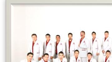 La Arrolladora Banda El Limón de René Camacho renovó su contrato de exclusividad con Universal  Music Latin Entertainment.