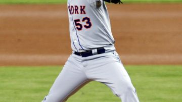 Jeremy Hefner tuvo a su cargo ayer abrir el juego por los Mets.
