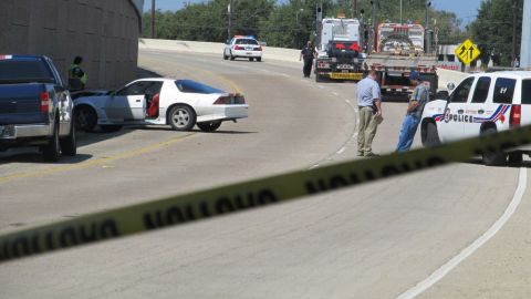 La escena de un tiroteo en el periférico 330 en Baytown en la que murió un sospechoso.