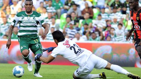 Christian Suárez regresa tras una lesión para intentar ayudar a Santos en el Apertura 2012.