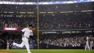 El Yankee Stadium   tuvo otra gran asistencia este año. En la foto, Robinson Canó vitoreado desde las repletas gradas.