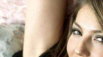 La cantante mexicana Thalía estrenó hoy el tema “Manías”.
