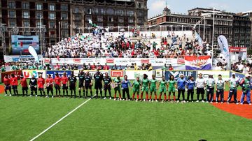 La selección femenil mexicana pelea por llegar a la final de la Homeless World Cup.