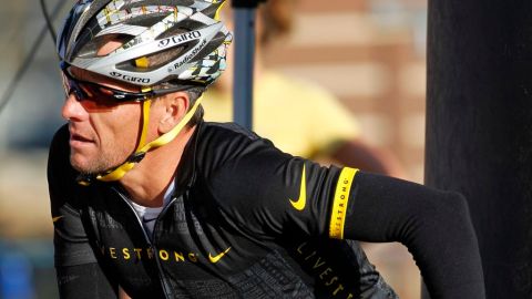 Los Tour de France que ganó Lance Armstrong quedarían desiertos.