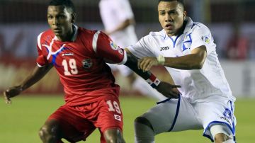 La selección de Honduras es dueña de su destino gracias a que sacó un valioso empate de Panamá.