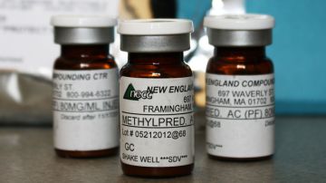 Frascos de esteroides inyectable distribuidos por la compañía New England Compounding implicada en el brote de meningitis por hongo.