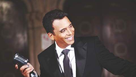 Jon Secada, interpretará un tema de su autoría en el nuevo musical 'Loving the Silent Tears'.