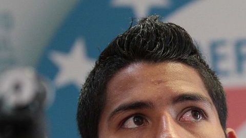 Javier Aquino sueña con jugar en Europa, pero con calma espera terminar su contrato con Cruz Azul.