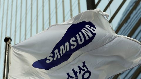 La muerte de al menos diez trabajadores, según datos de la compañía de 2011, por leucemia y trastornos similares en los últimos años han abierto una polémica en torno a Samsung.