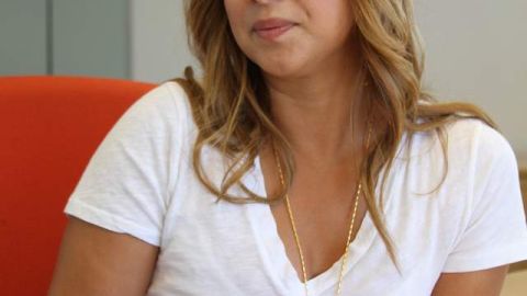 Adamari López cuenta cómo luchó contra el cáncer de seno, para servir de ejemplo a otras mujeres que sufren este mal.